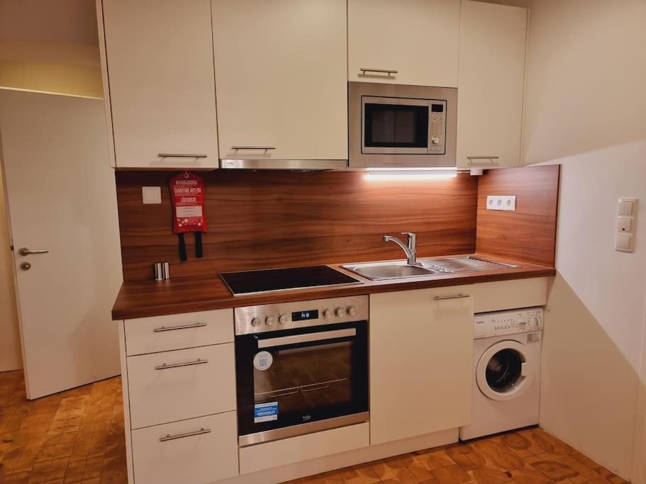 Sissi Royal Suite - Inner City 4 Bedroom Apartment Wien Eksteriør bilde