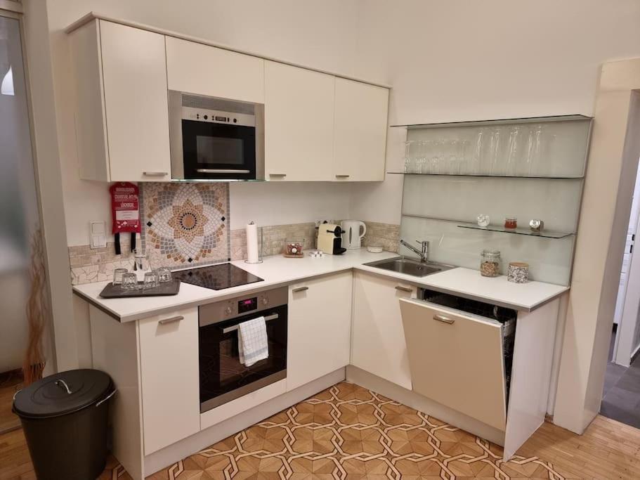 Sissi Royal Suite - Inner City 4 Bedroom Apartment Wien Eksteriør bilde