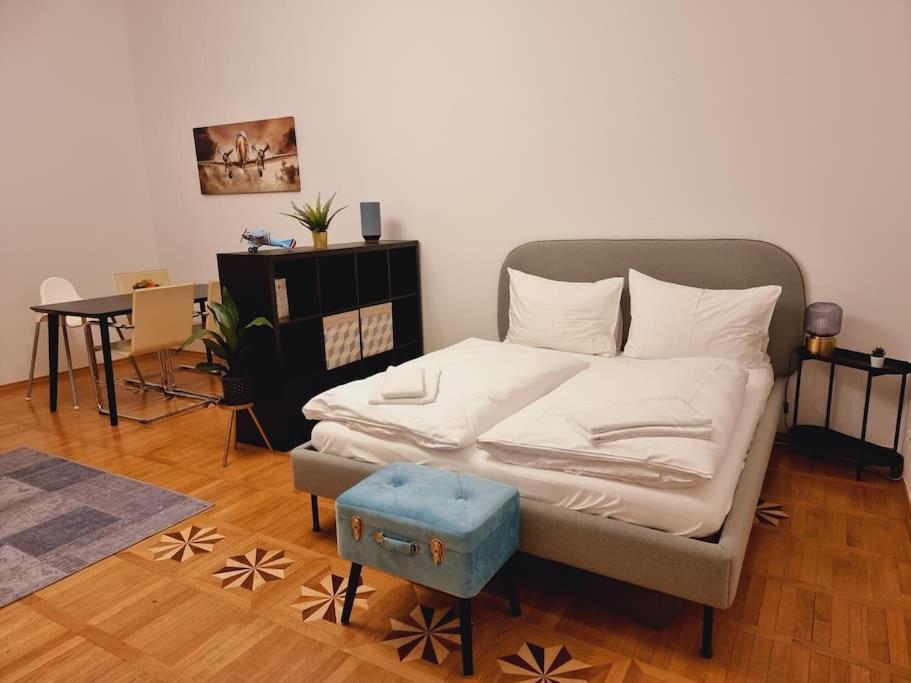 Sissi Royal Suite - Inner City 4 Bedroom Apartment Wien Eksteriør bilde